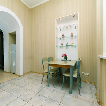 Apartment Baseina Khreschatyk Kiev Ngoại thất bức ảnh