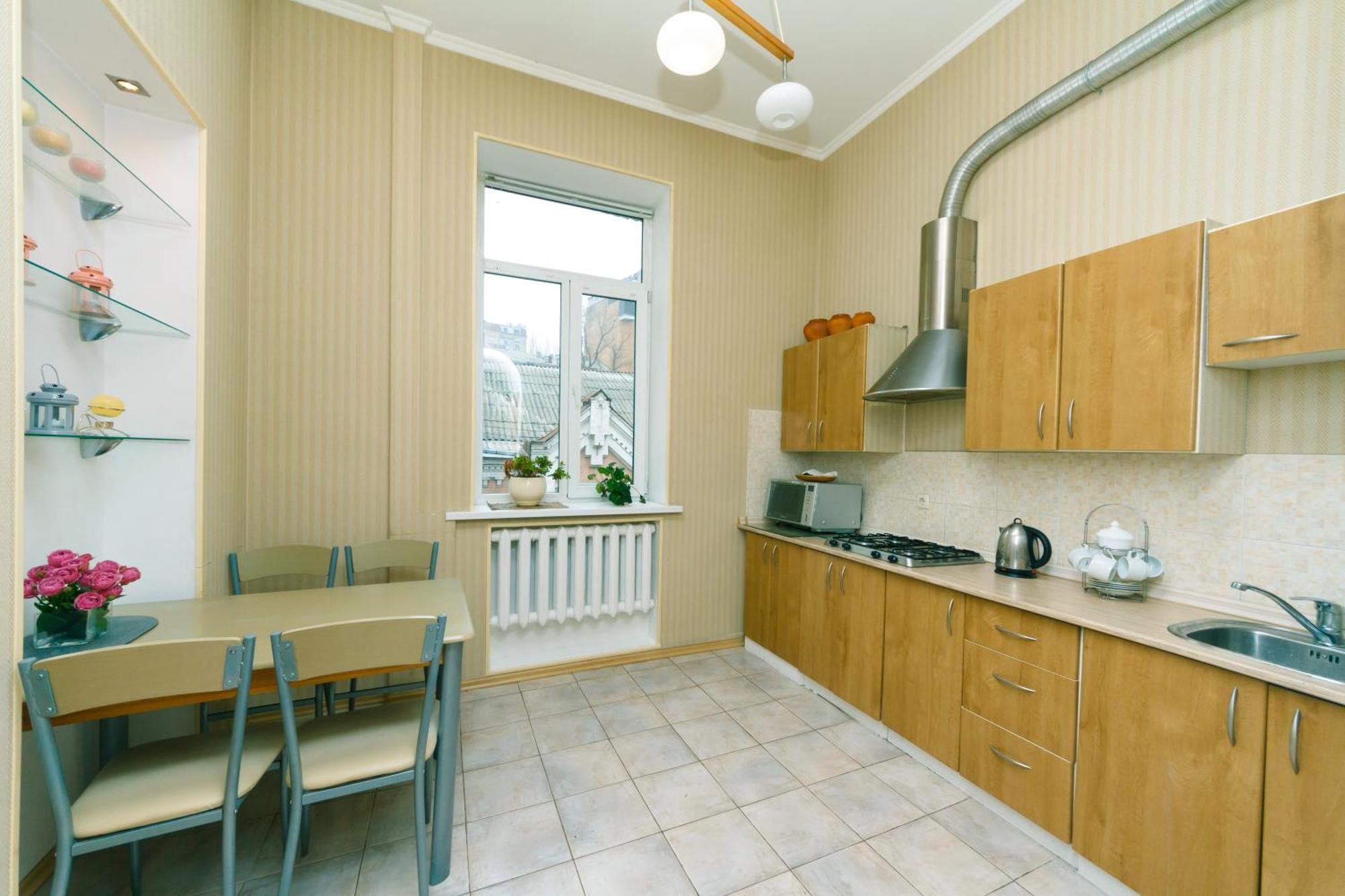 Apartment Baseina Khreschatyk Kiev Ngoại thất bức ảnh